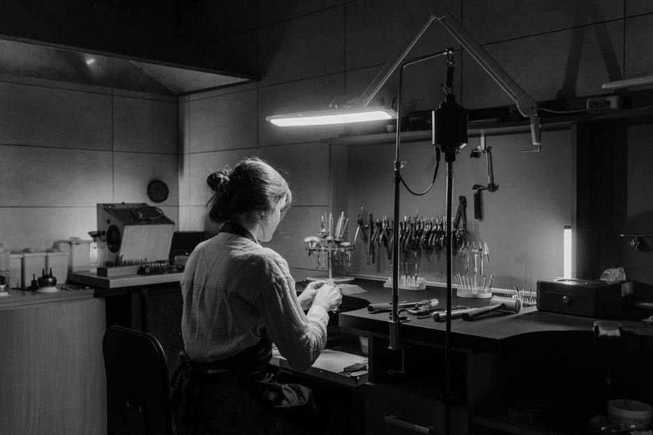 Minimum Order Quantities in Jewelry Manufacturing: What Every Designer Needs to Know
