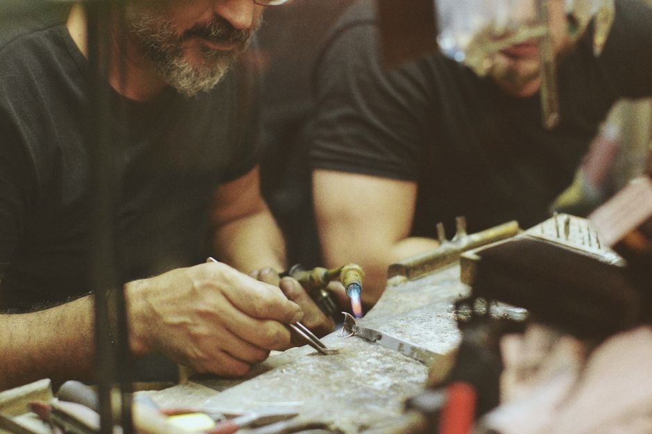 How to Choose a Jewelry Manufacturer for Your Brand: A Complete Guide